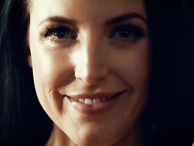 Natural breasty Jay Taylor and Angela White lesbian lovemaking