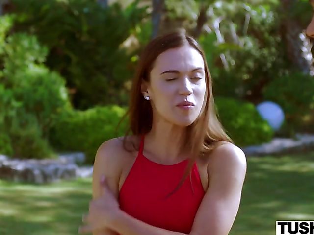 Skinny anal girl Alyssa Reece replaces her toys with Alberto Blanco's cock