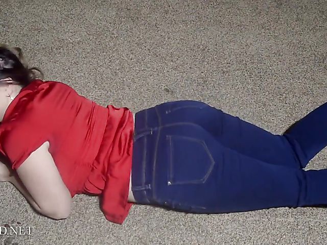 Curvy solo model Paige Rad takes off her jeans and panties on the floor