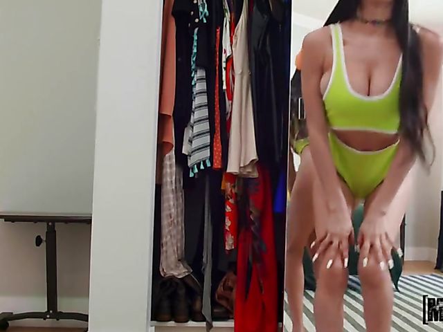 BFF threesome with Savannah Sixx and Morgan Rain