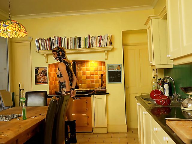 British pony girl Ariel Anderssen gets fed and trained at home