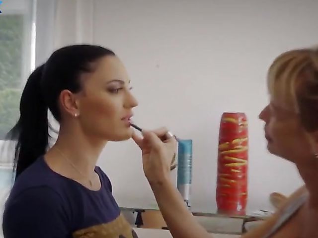 Sexy lingerie fuck with masked bombshell Honey Demon