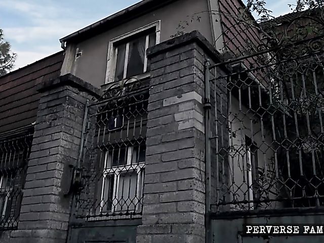 Food sex in perverse family with a crazy daughter