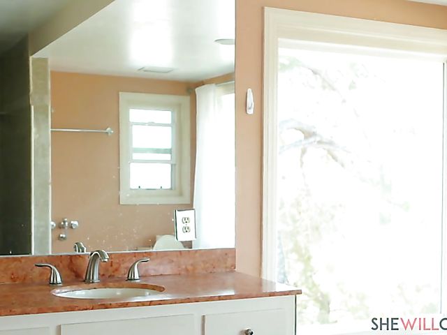 Cheating blonde Emma Hix fucks a lucky plumber