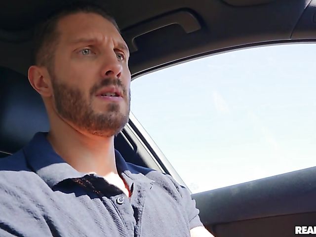 Fucking tiny brunette Savannah Sixx behind her daddy's back