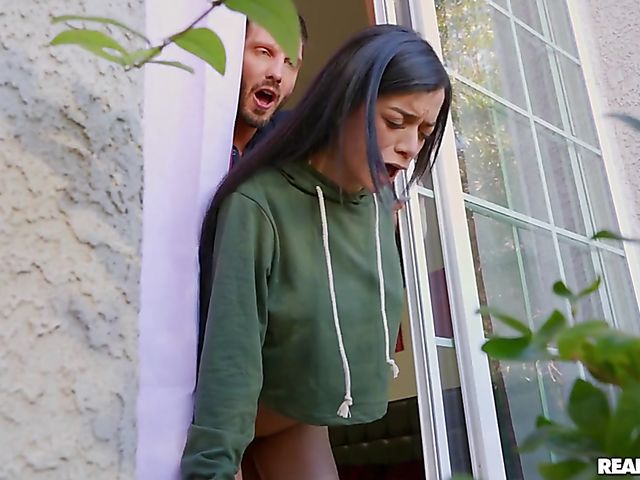 Fucking tiny brunette Savannah Sixx behind her daddy's back