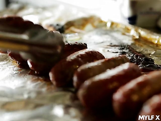 Anna Darling - MILF massage and sex on her spa day