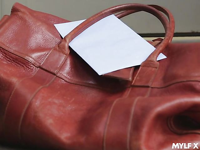 Anna Darling - MILF massage and sex on her spa day