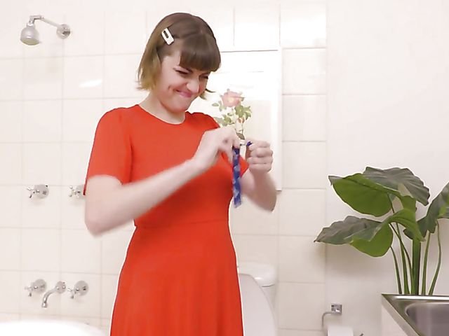 Luci Q - Toilet pissing and masturbating with her pregnancy test