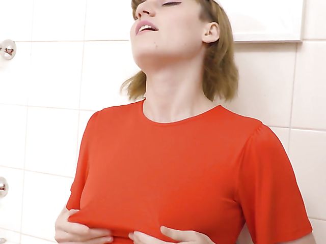 Luci Q - Toilet pissing and masturbating with her pregnancy test