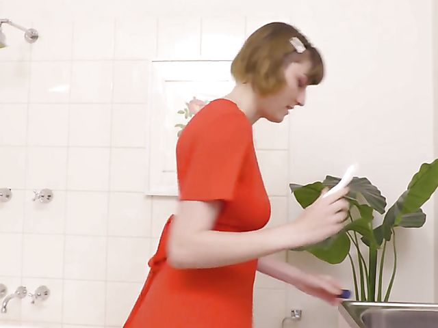 Luci Q - Toilet pissing and masturbating with her pregnancy test