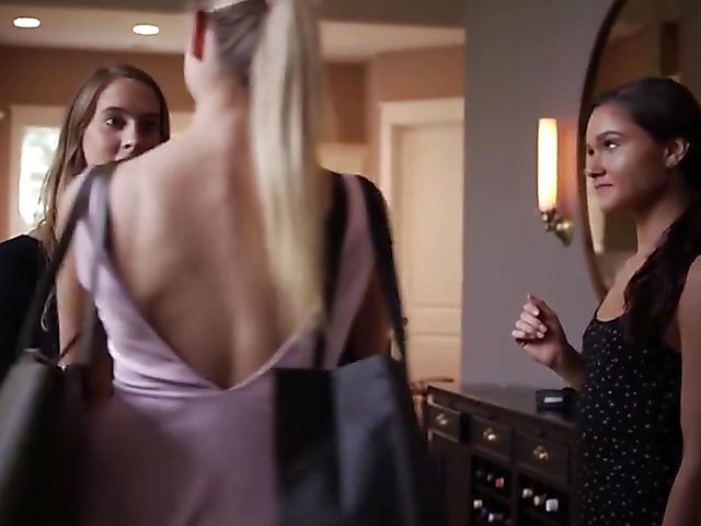 The lesbian story of Anny Aurora, Zoe Bloom, Cadence Lux and Vera King