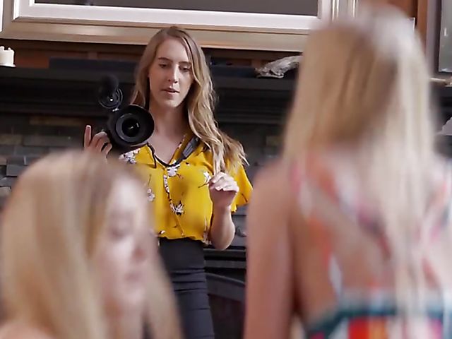 The lesbian story of Anny Aurora, Zoe Bloom, Cadence Lux and Vera King