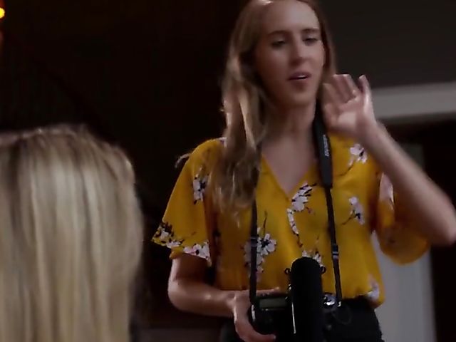 The lesbian story of Anny Aurora, Zoe Bloom, Cadence Lux and Vera King