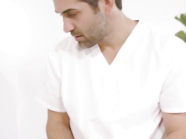 Reagan Foxx - MILF big tits massage and pleasurable pussy stimulation