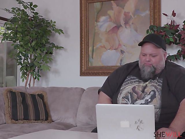 Busty cheating MILF Jasmine Jae gets nailed in front of her big fat cuckold husband