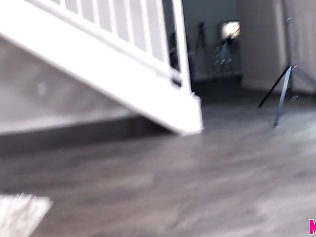 Mom Dee Siren interracial shagging with glasses on