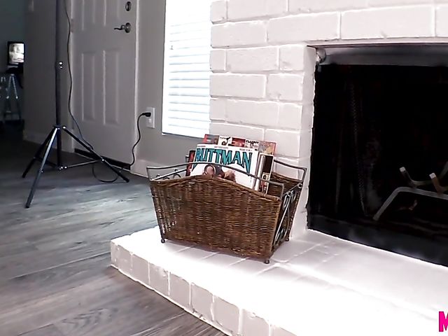 Mom Dee Siren interracial shagging with glasses on