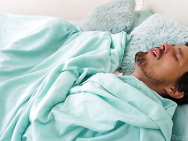 Gianna Gem - Stepsister wake up blowjob and fuck in her brother's bedroom