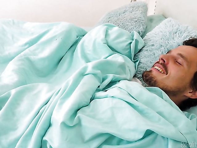 Gianna Gem - Stepsister wake up blowjob and fuck in her brother's bedroom