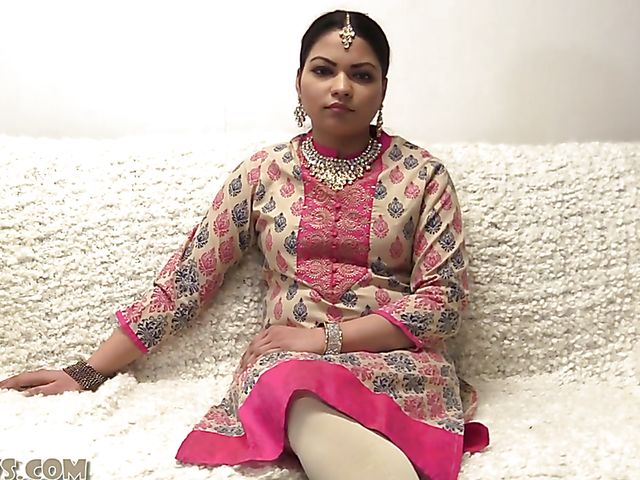 Indian babe Reena dreaming about tit torture in the barn