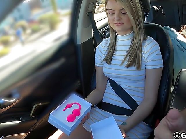 Lexie Fux - Teen orgasm with a throbbing cock in her shaved cunt