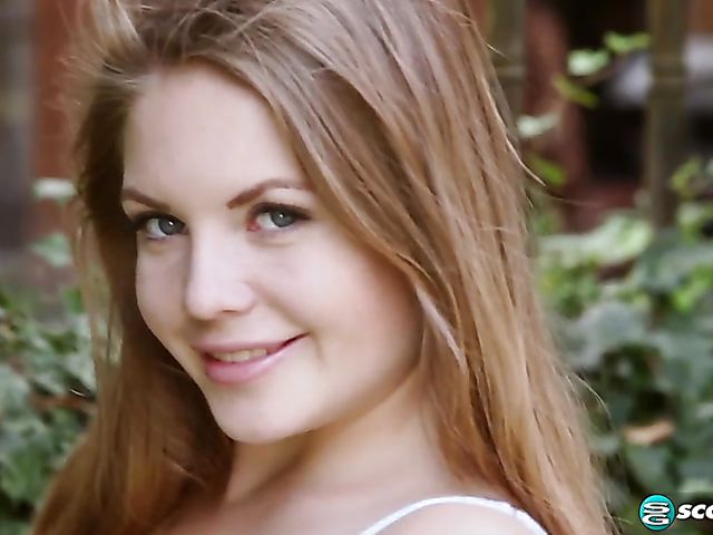 Alessandra Jane - Outdoor dildo session in the fruit garden