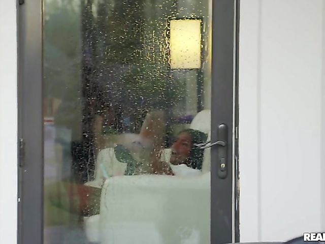 Ashley Aleigh - Black pussy squirt with a hitachi and a white prick