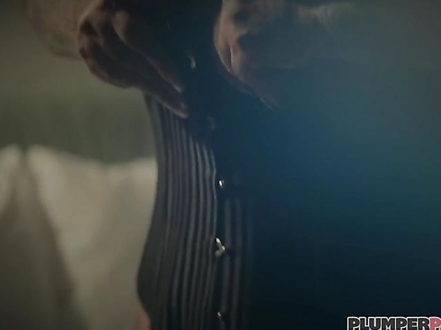 Chubby masturbation with busty tattoo freak Mari V