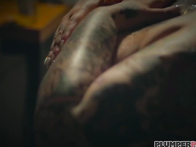 Chubby masturbation with busty tattoo freak Mari V