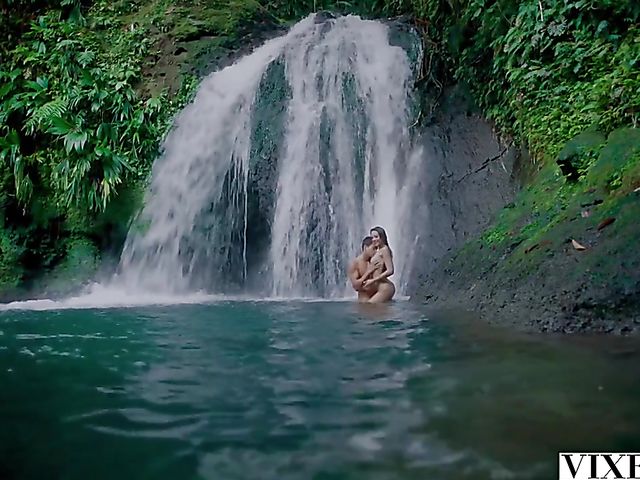 Vacation sex outdoors with sensual babe Avery Cristy