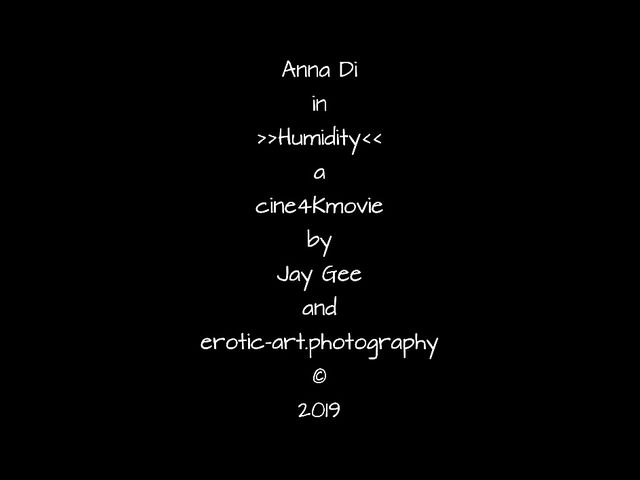 Morning shower masturbation with Anna Di