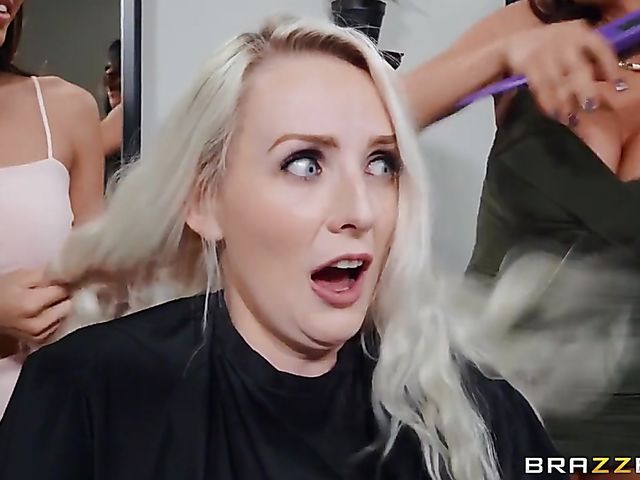 Hairdressers Vina Sky and Ariella Ferrera lesbian confrontation