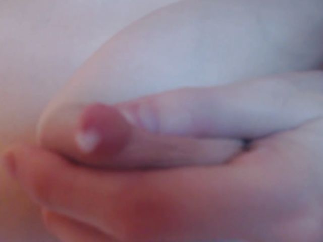 Big tits amateur Virtik Baby needs a needle to start playing with her lactating breasts