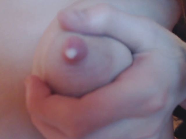 Big tits amateur Virtik Baby needs a needle to start playing with her lactating breasts