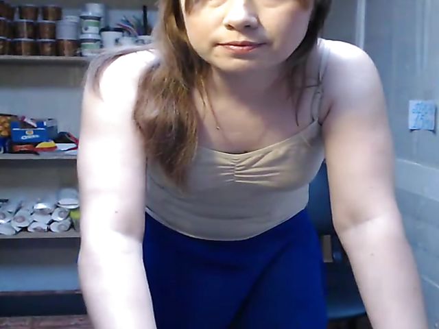 Misslyolika masturbates to creamy orgasm on webcam