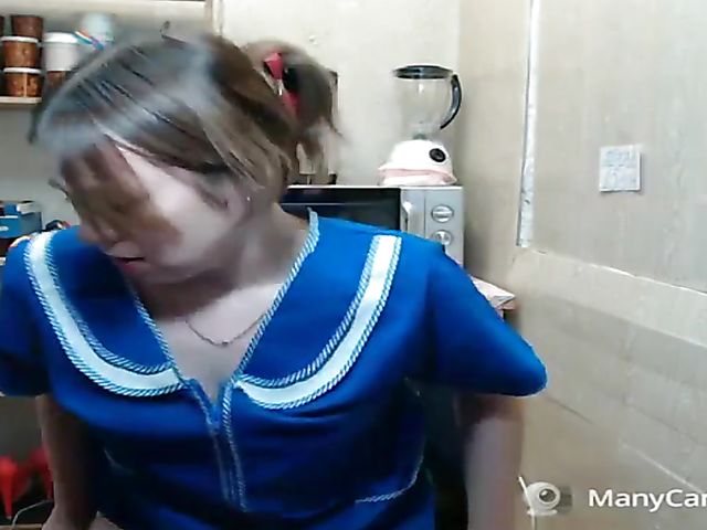 Russian naughty girl Misslyolika webcam tease