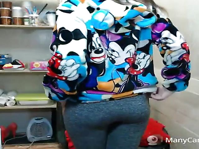 Russian naughty girl Misslyolika webcam tease