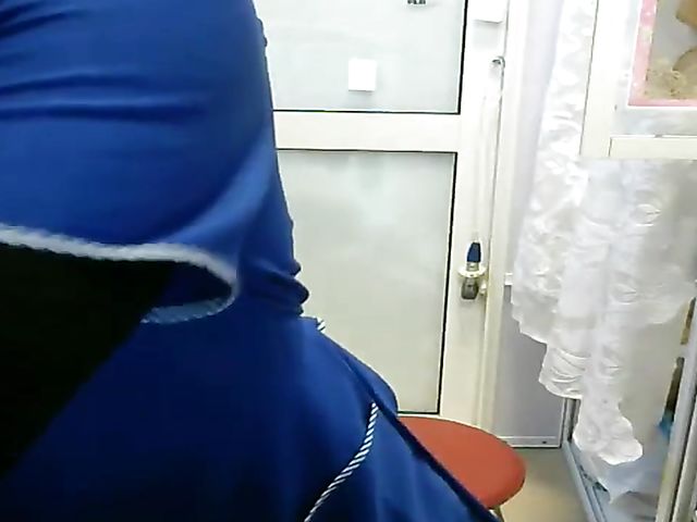 Solo webcam with real amateur girl from Russia Misslyolika