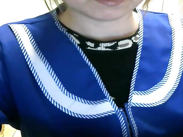 Solo webcam with real amateur girl from Russia Misslyolika