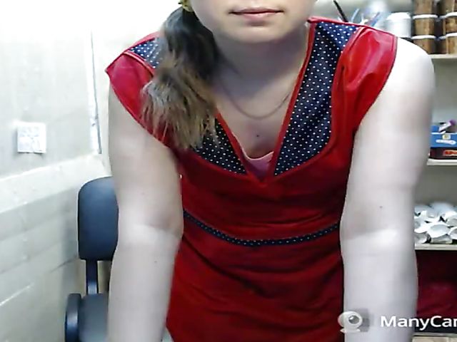 Panties down amateur solo on webcam with Misslyolika