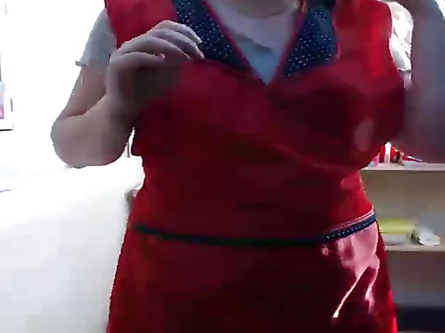 Webcam orgasm in the backroom with Misslyolika