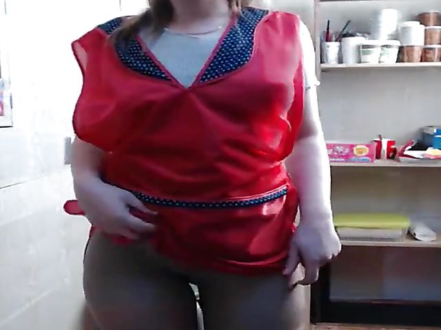 Webcam orgasm in the backroom with Misslyolika