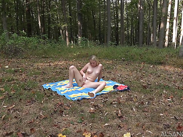Forest masturbation on the blanket with teen Dixie Lynn