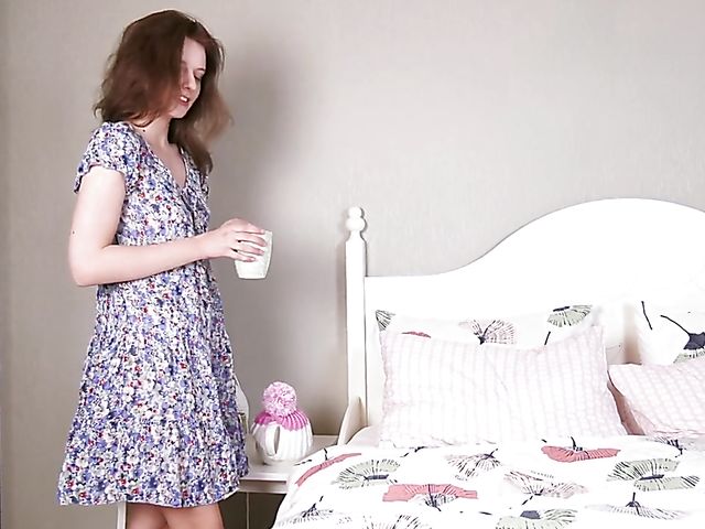 Cute nubile babe Sienna fingering herself in her bed