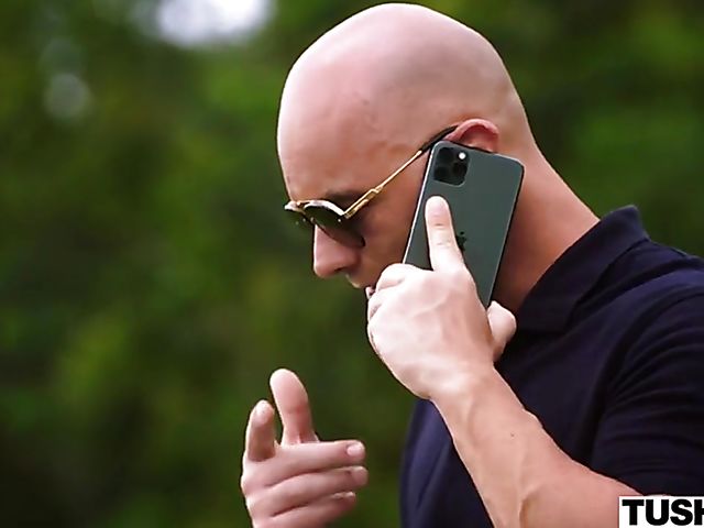 Avery Cristy - Slim anal goddess on vacation