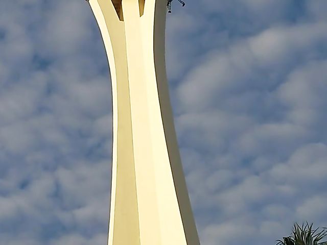 Spanish MILF gets banged from behind in Las Vegas