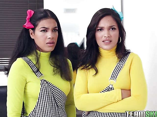 Latina FFM 3some with Maya Farrell and Alina Belle