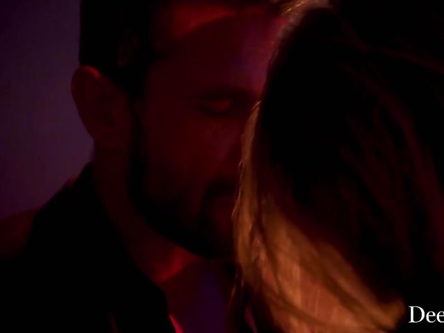 Kinky anal in handcuffs with pantyhosed cutie Kyler Queen and Manuel Ferrara 