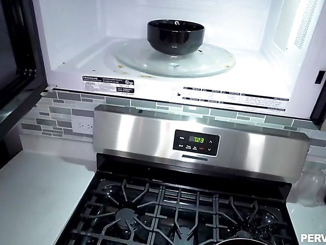 Lisey Sweet - Blonde mom POV with her lucky stepson